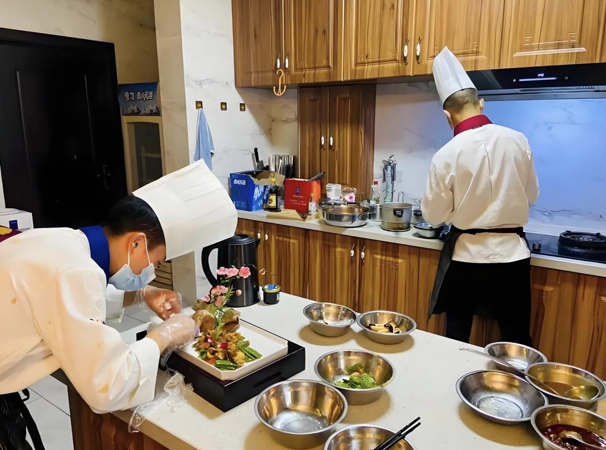 芊雅上门厨师系统源码:一键复制“私厨到家”财富模式,餐饮O2O新风口!-芊雅企服